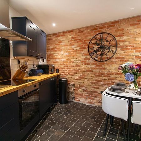 Stunning Ashbourne Town Centre Cottage Near Alton Towers Peak District Derbyshire Exteriér fotografie